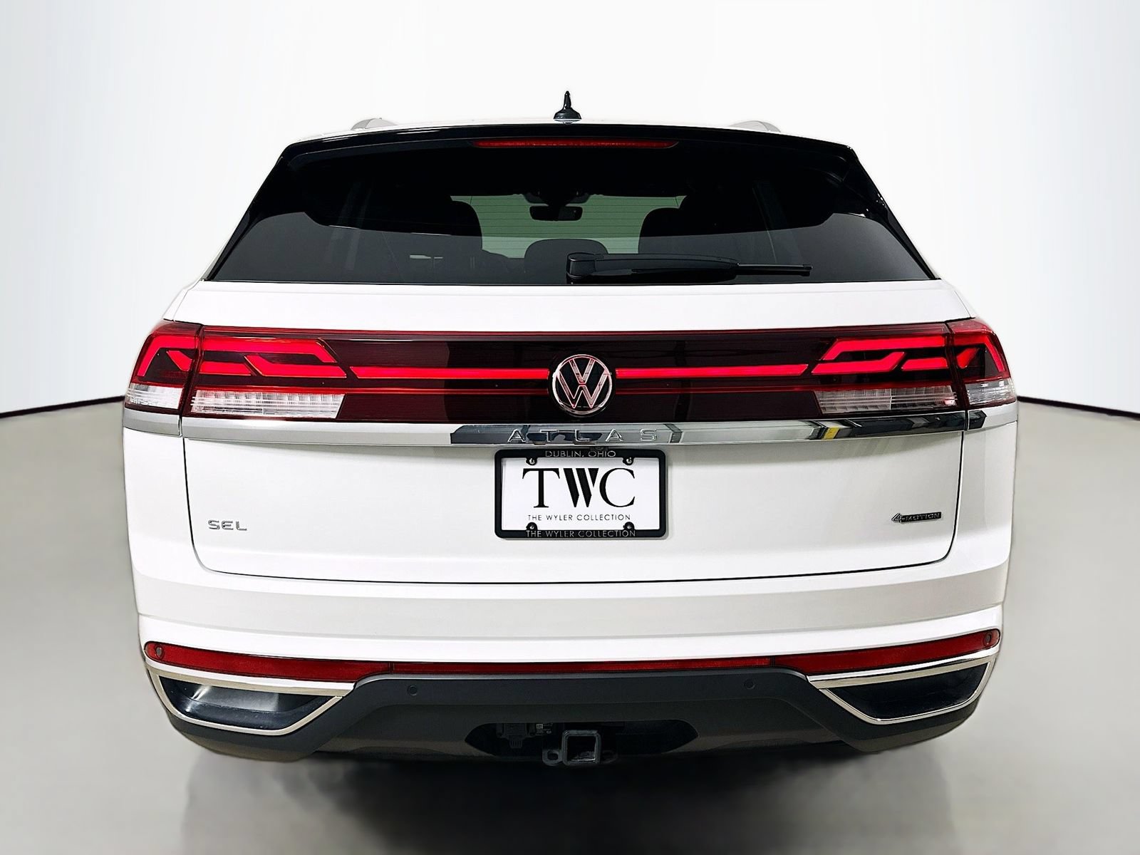 Certified 2025 Volkswagen Atlas Cross Sport SEL AWD/4WD image 6