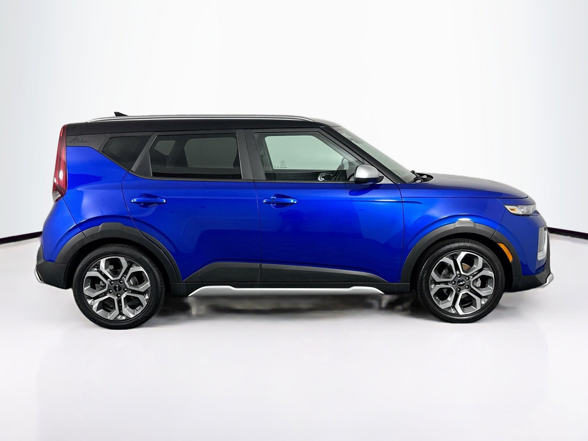 Used 2022 Kia Soul X-Line FWD image 12