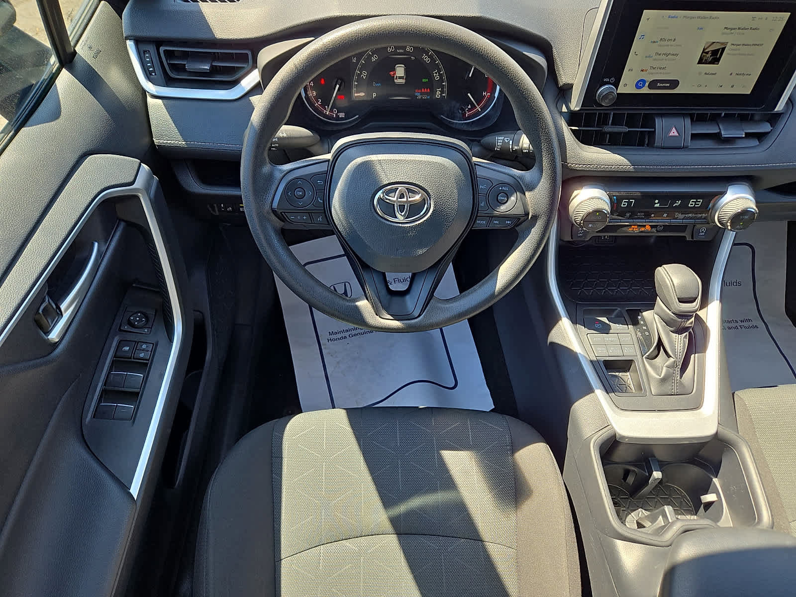 Used 2025 Toyota RAV4 XLE AWD/4WD image 12