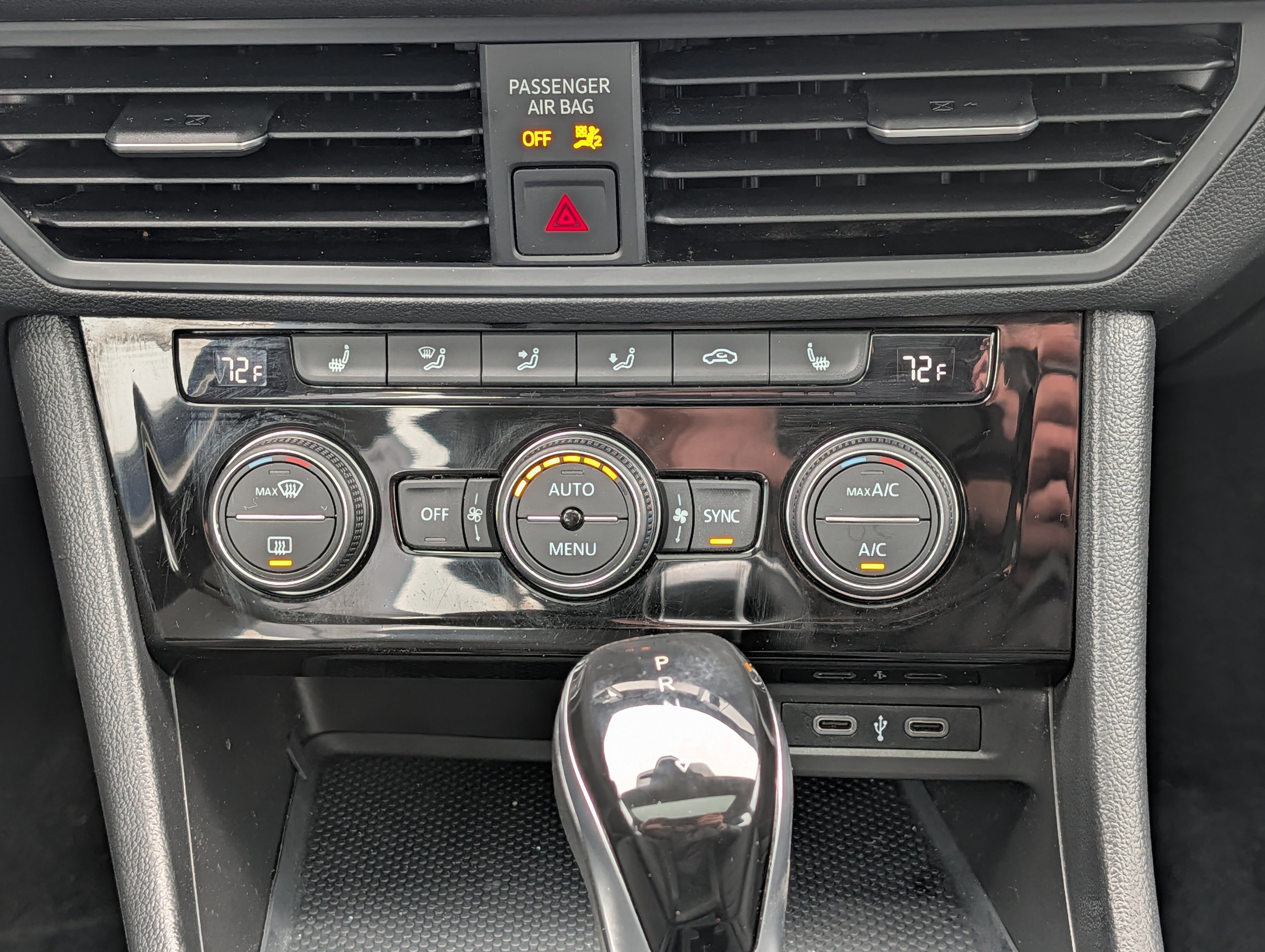 Certified 2022 Volkswagen Jetta SE w/ Panoramic Sunroof Package image 30