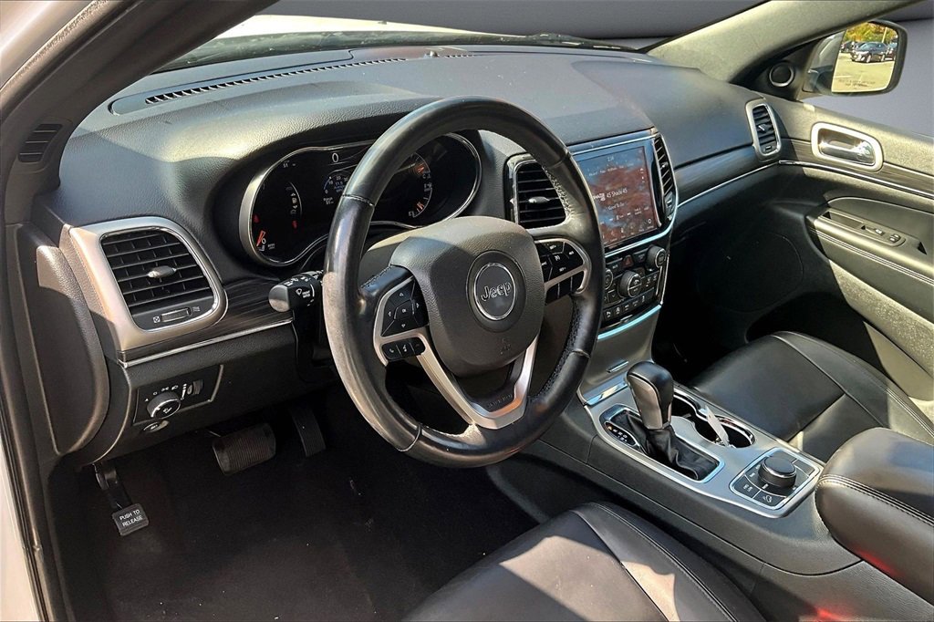 Used 2022 Jeep Grand Cherokee Limited image 15