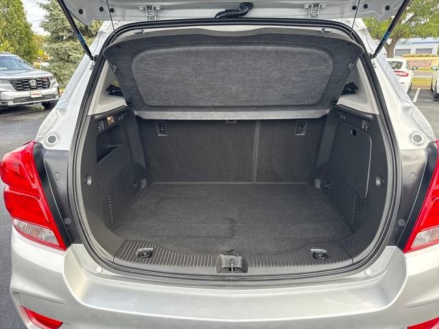 Used 2022 Chevrolet Trax LT w/ LT Convenience Package image 45