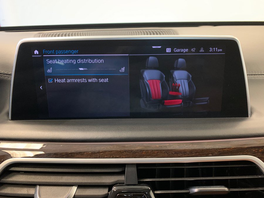 Used 2021 BMW 750i xDrive w/ Executive Package AWD/4WD image 54