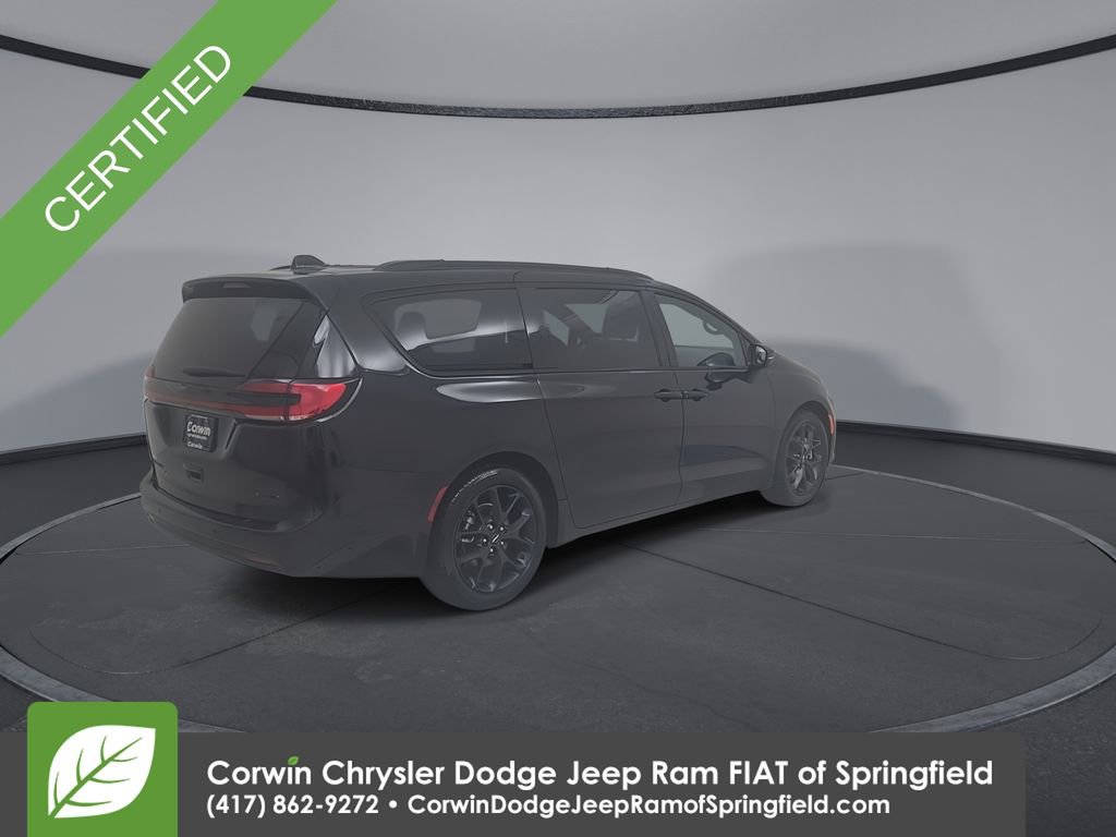 Certified 2025 Chrysler Pacifica Limited image 16