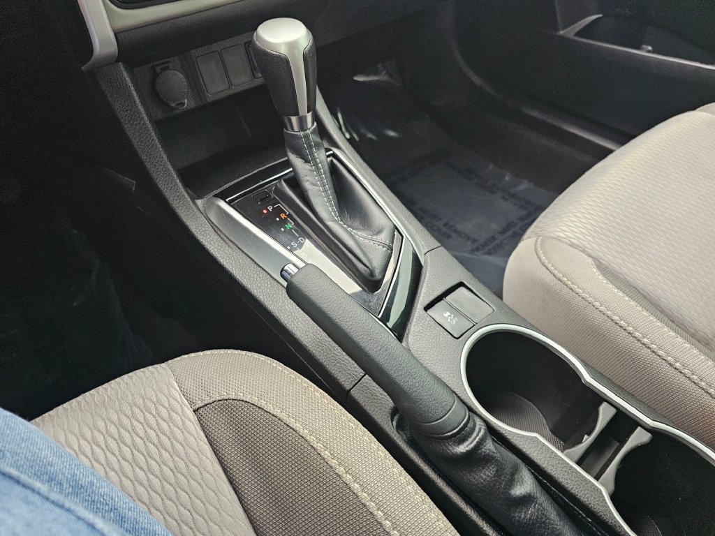 Used 2019 Toyota Corolla LE FWD image 30