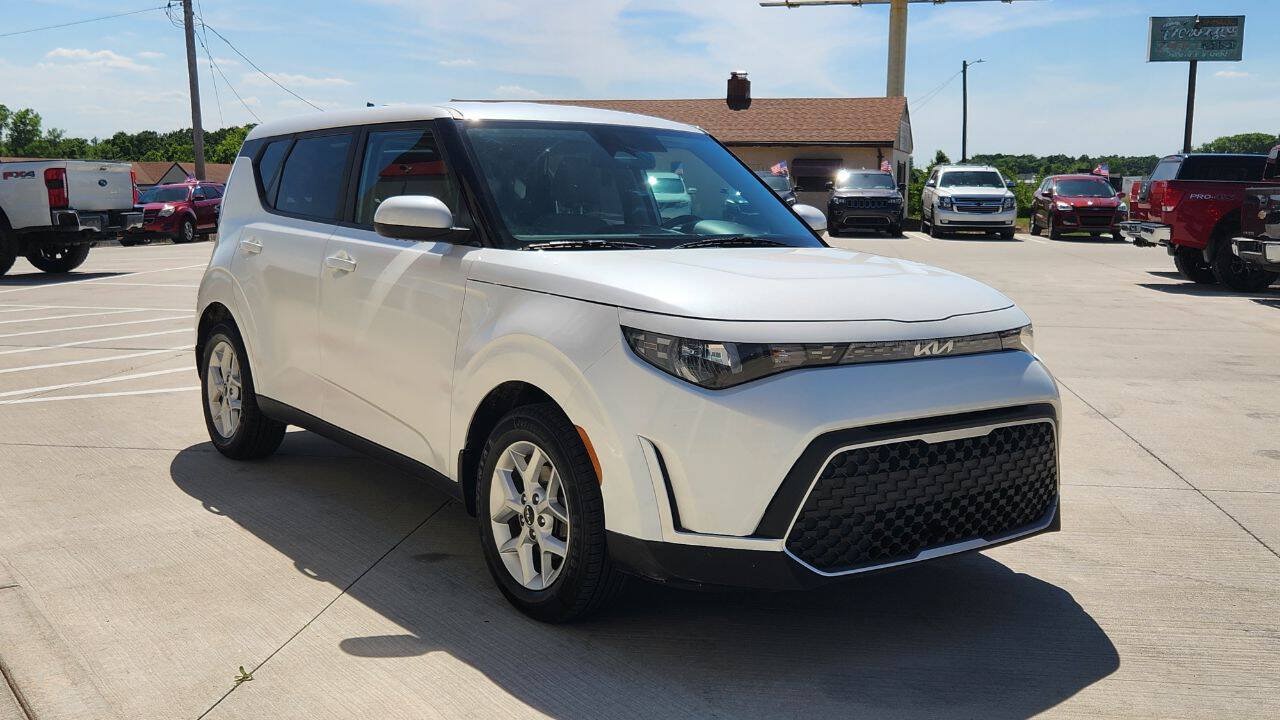 Used 2023 Kia Soul LX w/ LX Technology Package FWD image 8