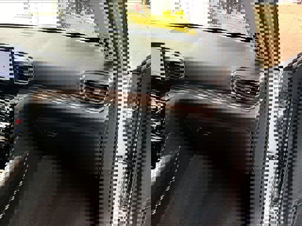 Used 2023 Ford Explorer Limited w/ Equipment Group 301A AWD/4WD image 13