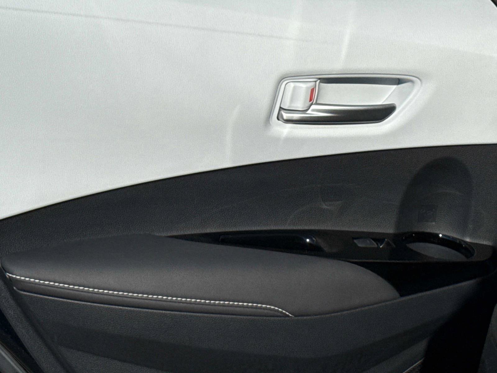 Used 2020 Toyota Corolla XSE image 12