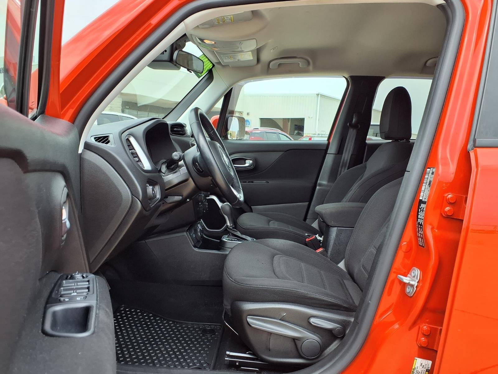 Certified 2019 Jeep Renegade Latitude w/ Cold Weather Group AWD/4WD image 19