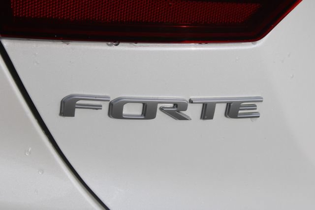 Used 2024 Kia Forte GT-Line FWD image 8