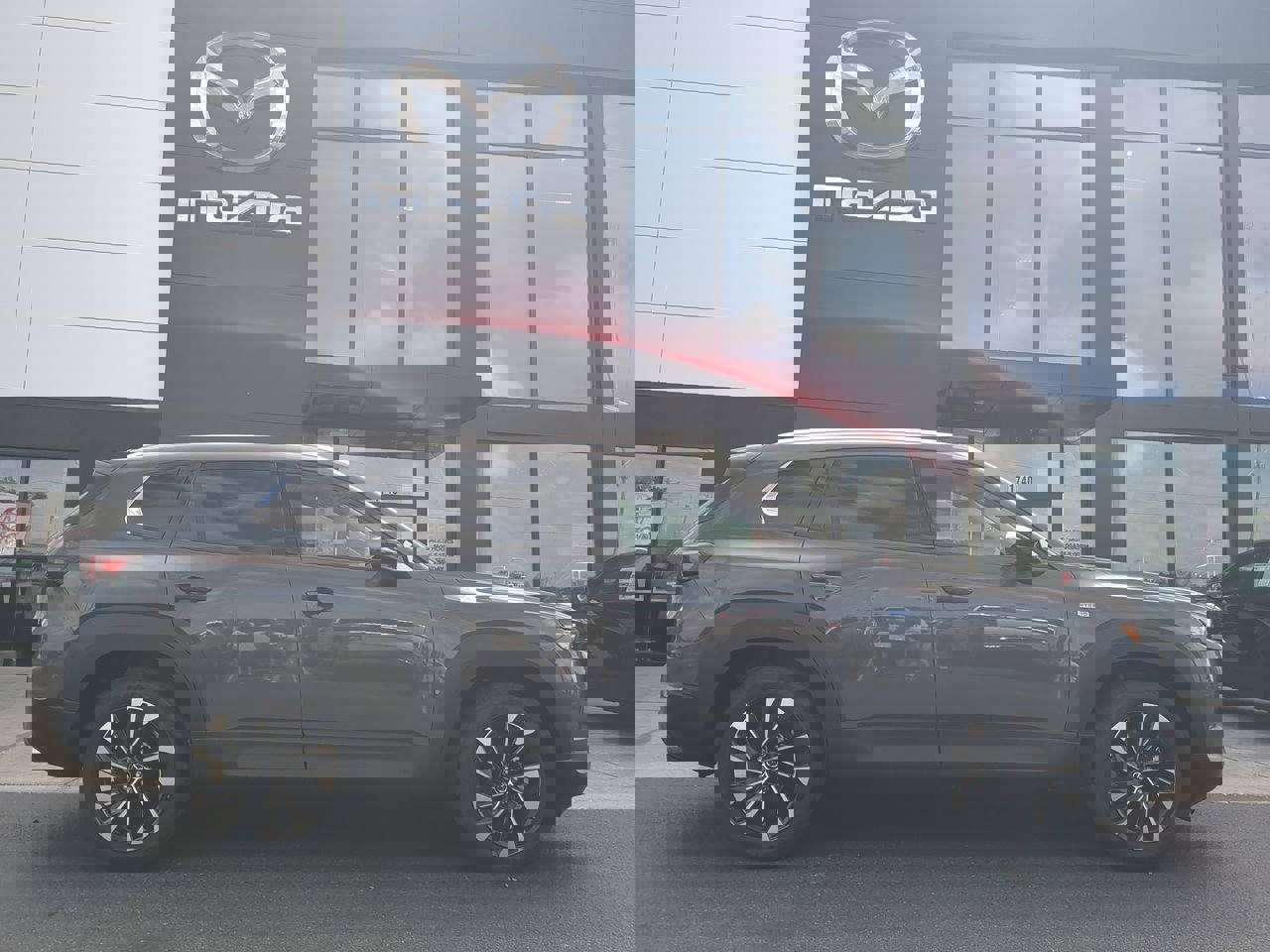 New 2025 MAZDA CX-50 2.5 Hybrid w/ Premium Plus Pkg image 2