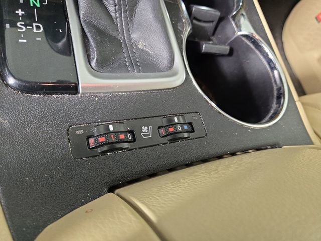 Used 2016 Toyota Highlander Limited image 27