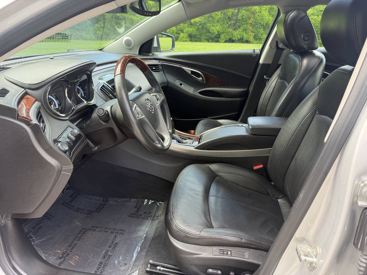 Used 2010 Buick LaCrosse CXS w/ Touring Package FWD image 9