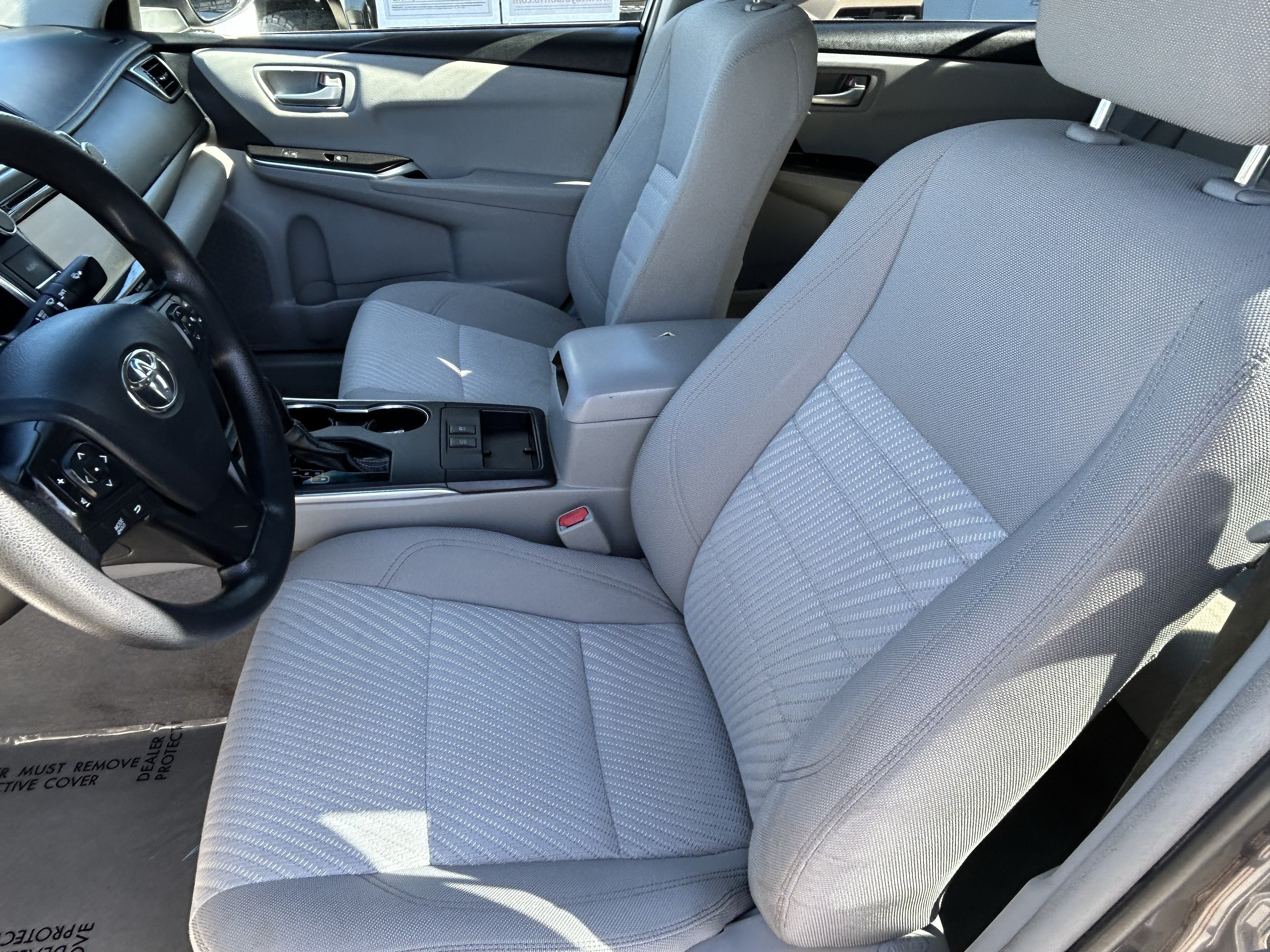 Used 2017 Toyota Camry LE FWD image 15