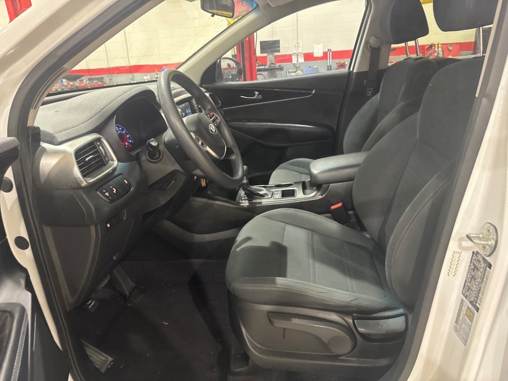 Used 2020 Kia Sorento LX FWD image 3