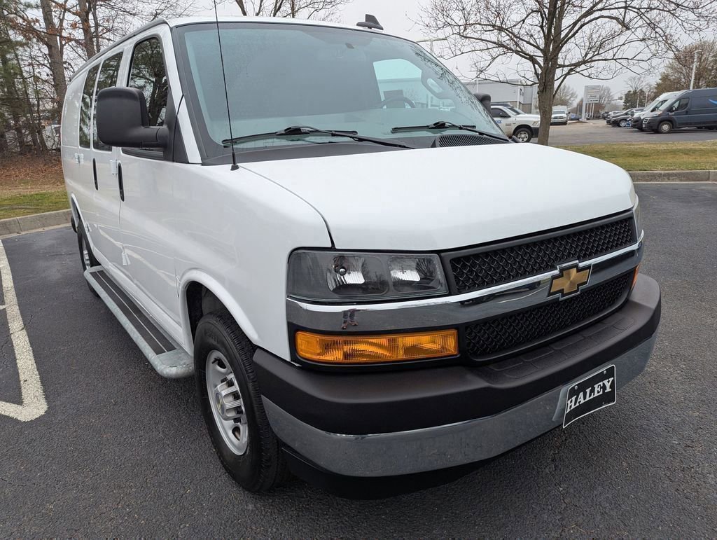 Used 2024 Chevrolet Express 2500 w/ Driver Convenience Package image 4