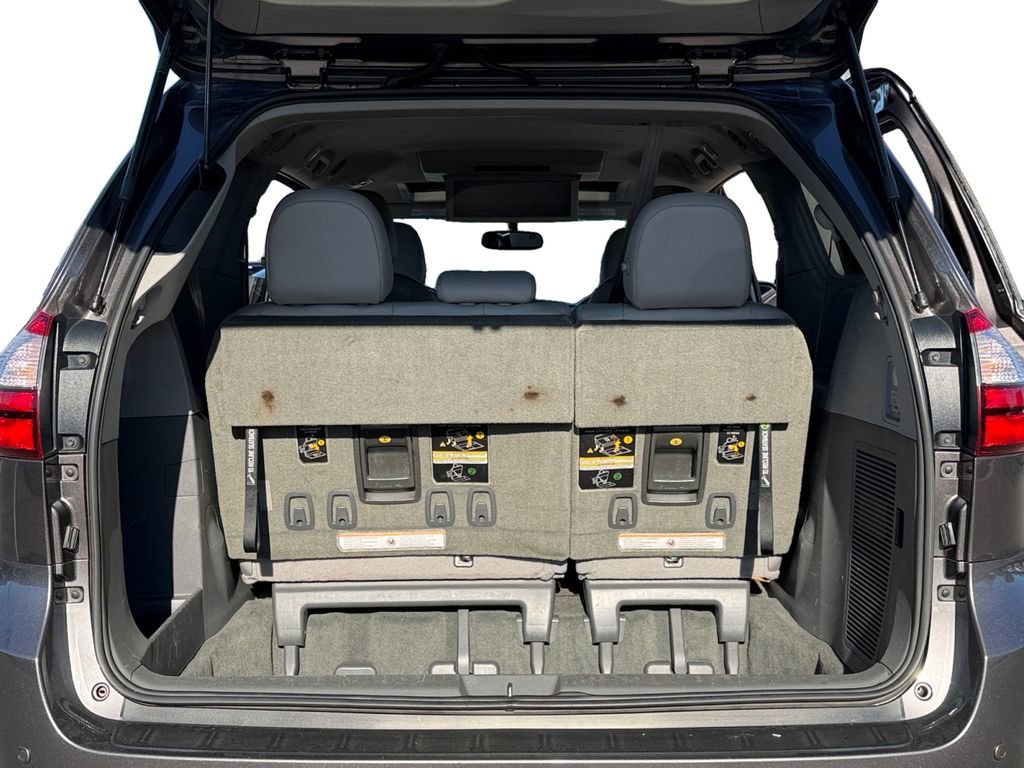 Used 2016 Toyota Sienna XLE Premium w/ Protection Package image 10