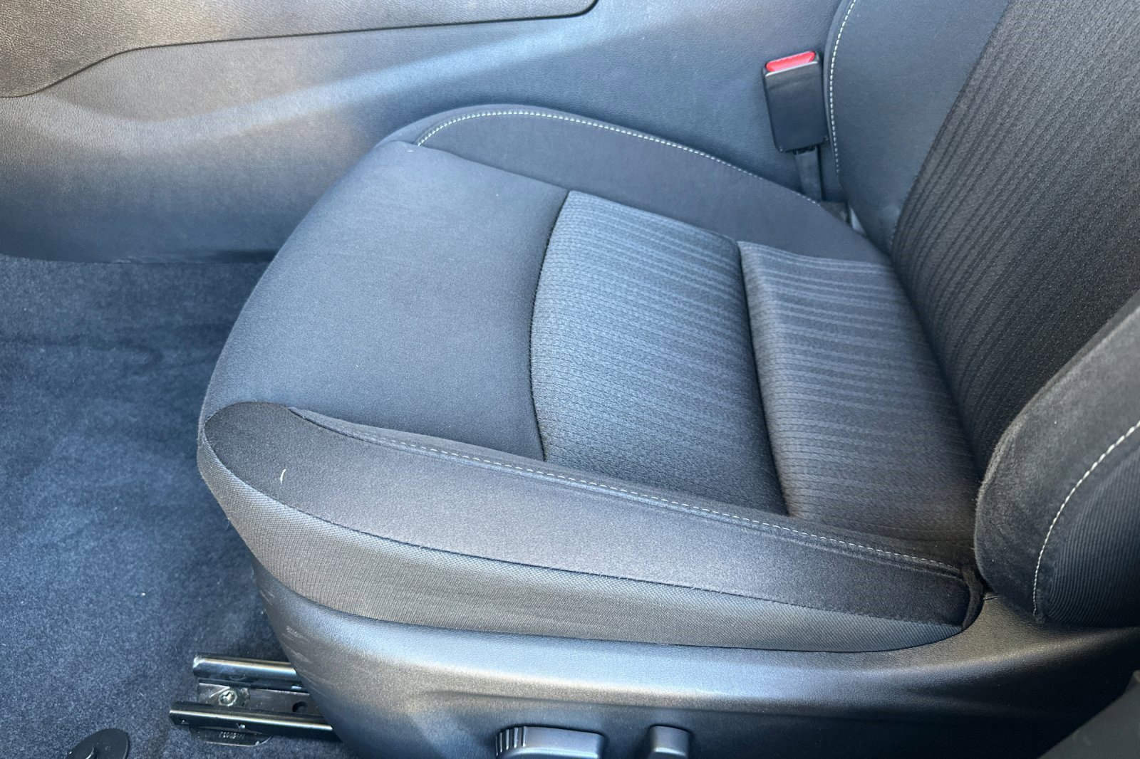 Used 2025 Nissan Altima 2.5 SV image 12