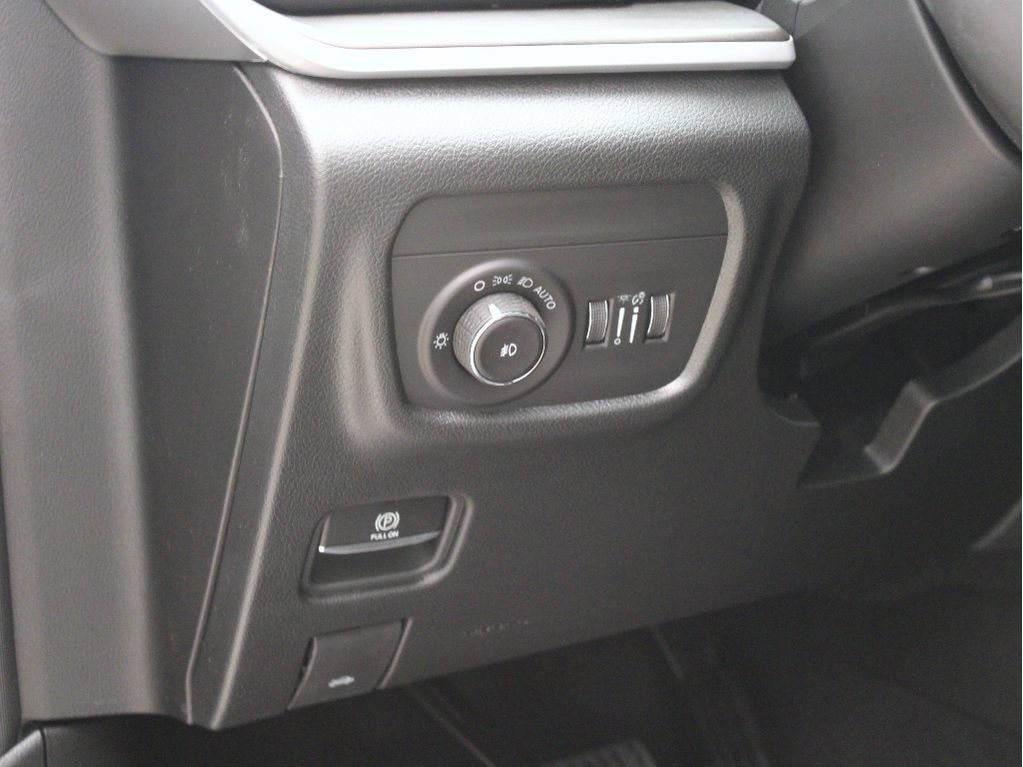 New 2026 Jeep Grand Cherokee L Limited w/ Limited Altitude Package AWD/4WD image 15