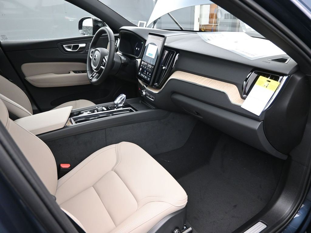 New 2026 Volvo XC60 B5 Plus w/ Protection Package Premier image 39