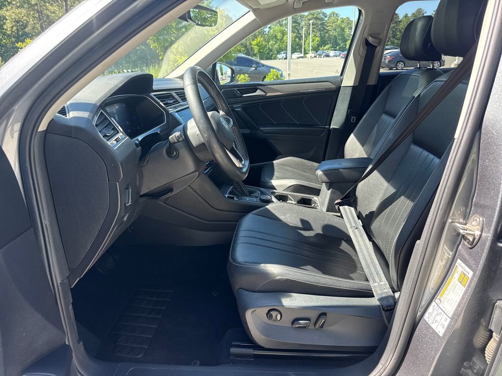 Used 2022 Volkswagen Tiguan SE AWD/4WD image 12