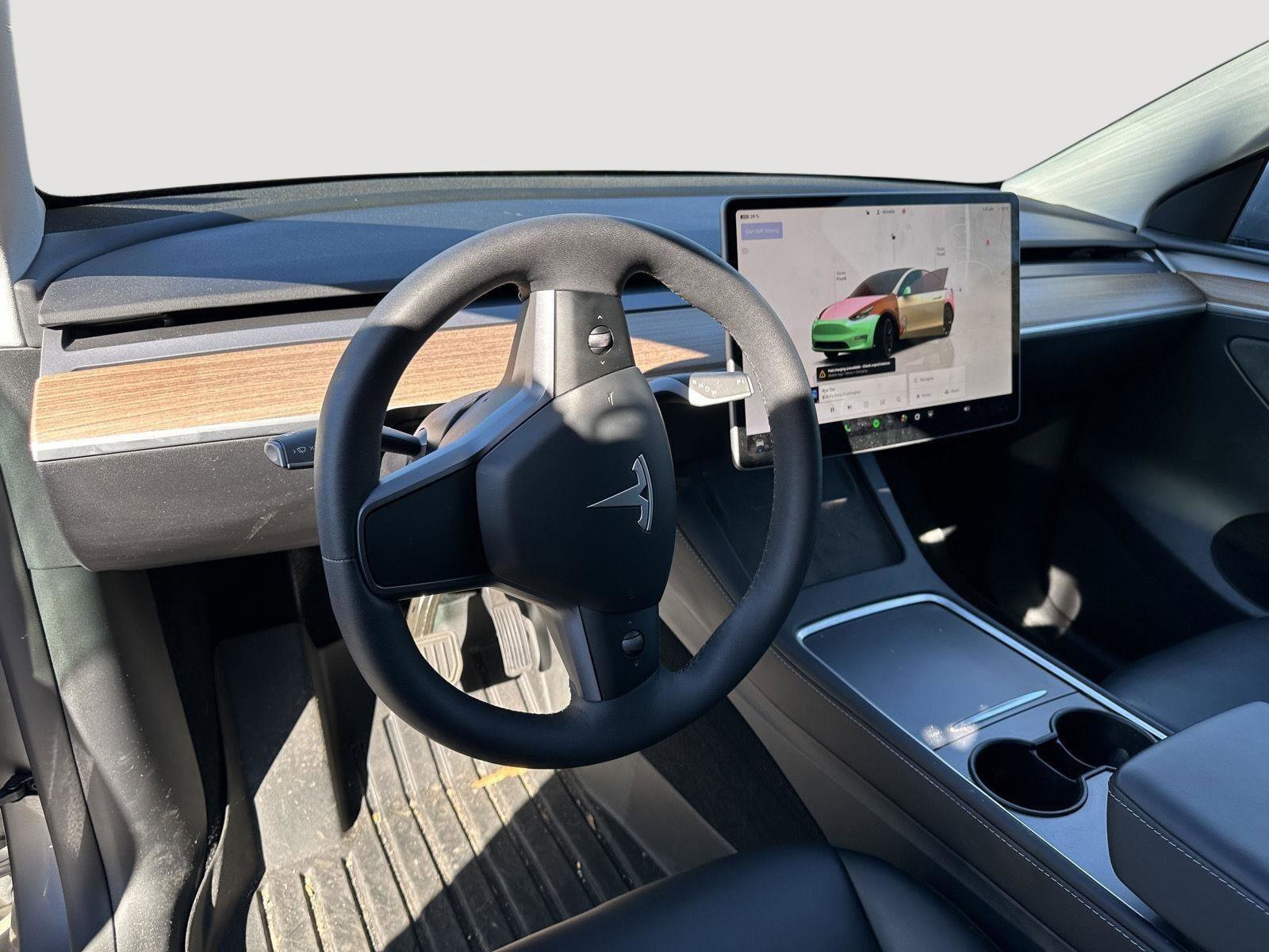 Used 2025 Tesla Model Y Long Range image 10