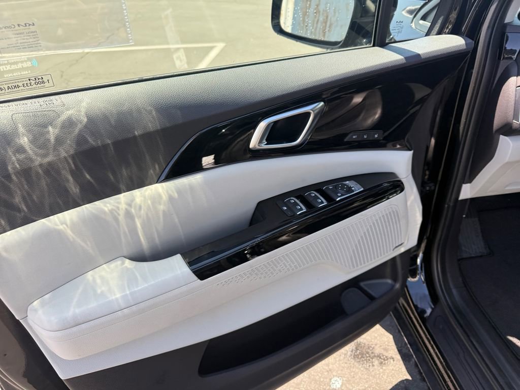 Used 2024 Kia Carnival SX Prestige FWD image 11