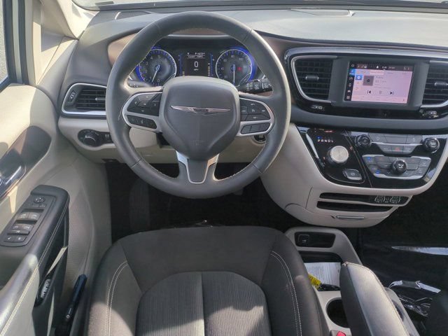 Used 2023 Chrysler Voyager LX FWD image 15