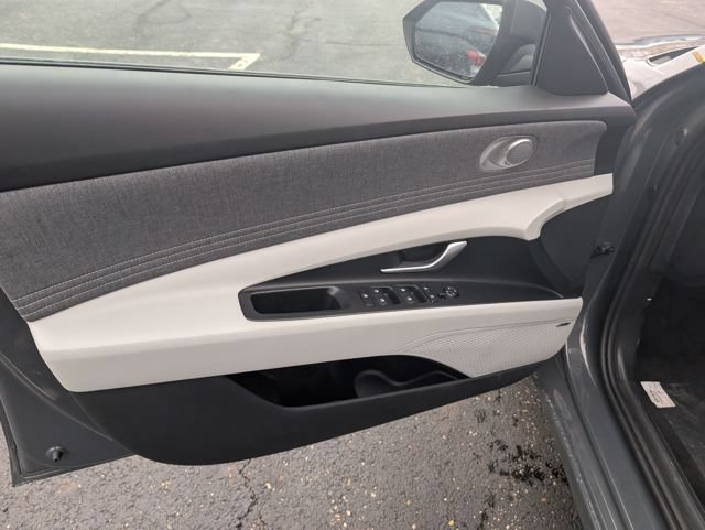 New 2026 Hyundai Elantra Limited w/ Cargo Package FWD image 15