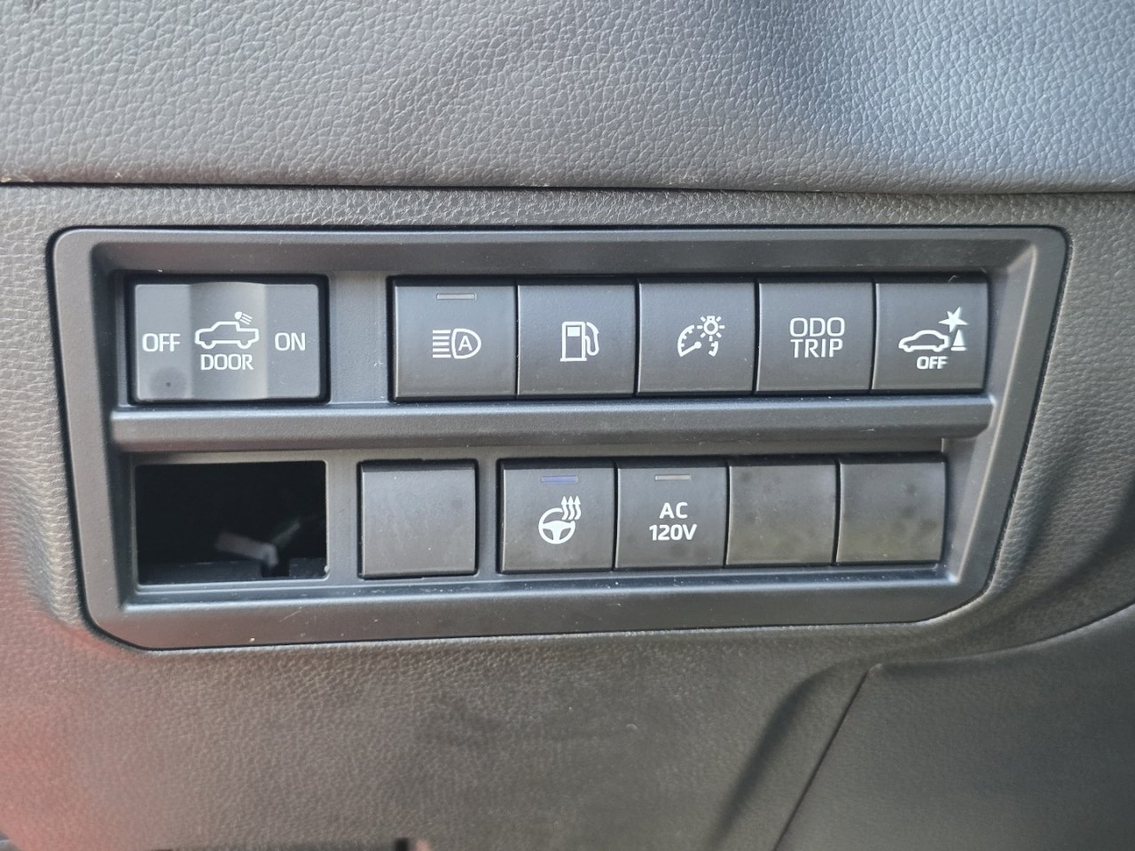 Certified 2022 Toyota Tundra TRD Pro AWD/4WD image 11