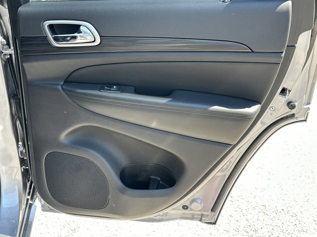 Used 2021 Jeep Grand Cherokee Laredo X image 17