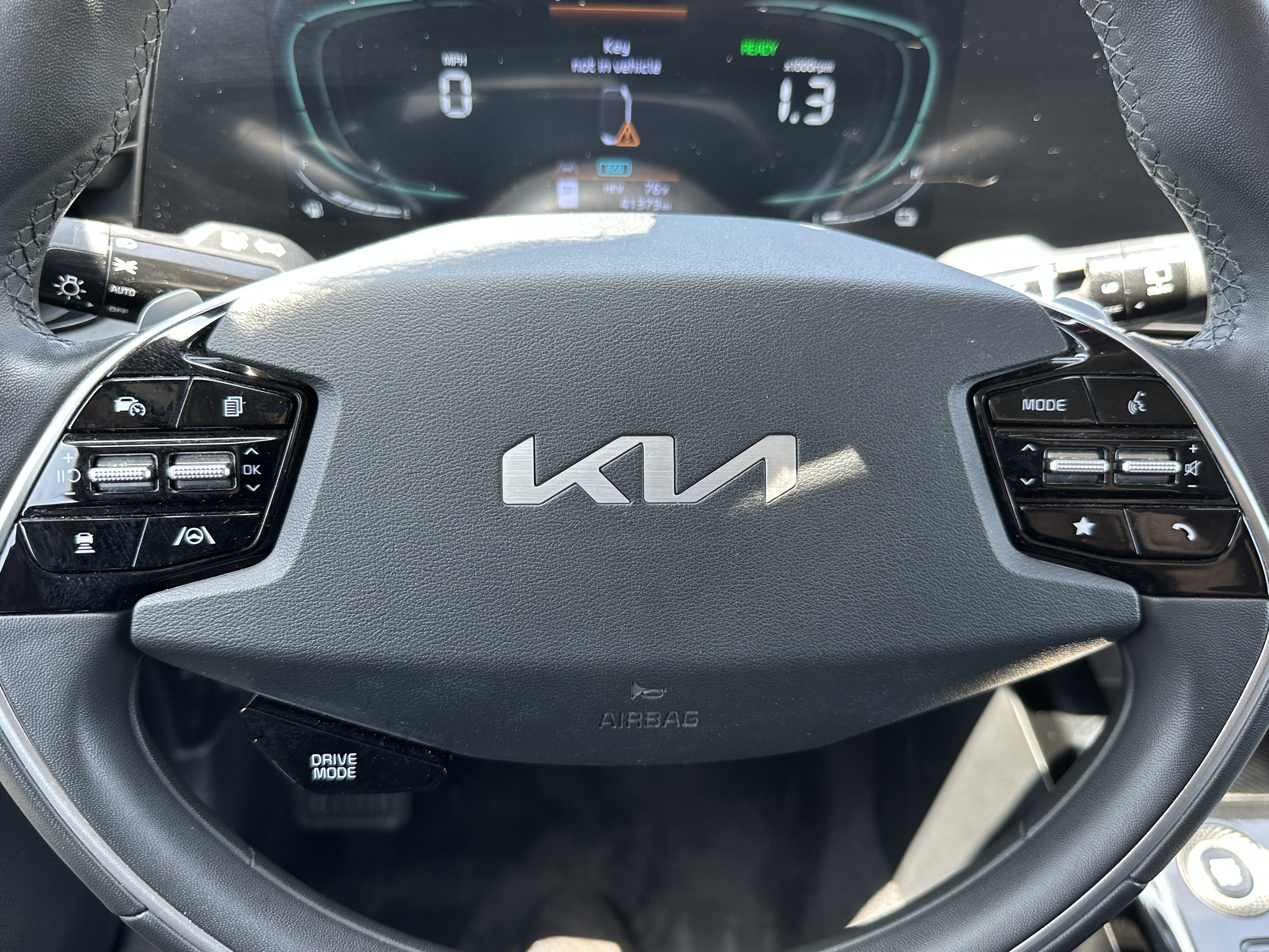 Used 2023 Kia Niro EX FWD image 25