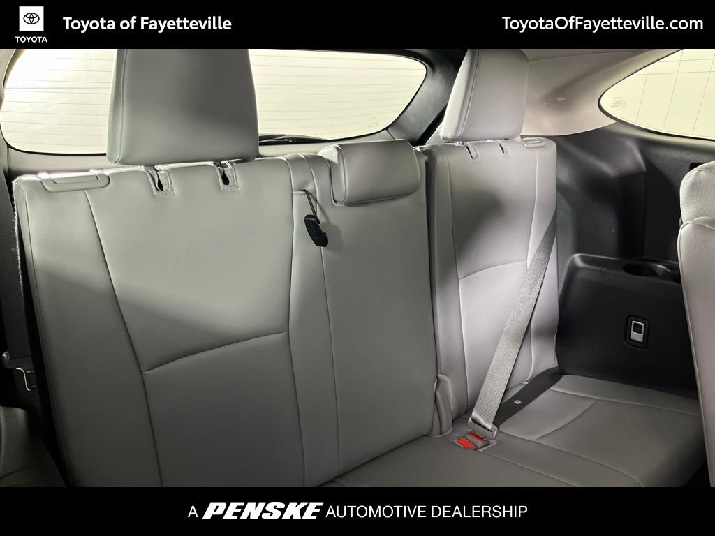 Certified 2026 Toyota Highlander XLE AWD/4WD image 10