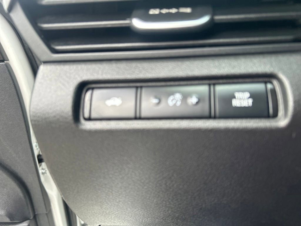 Certified 2025 Nissan Altima 2.5 SV FWD image 17