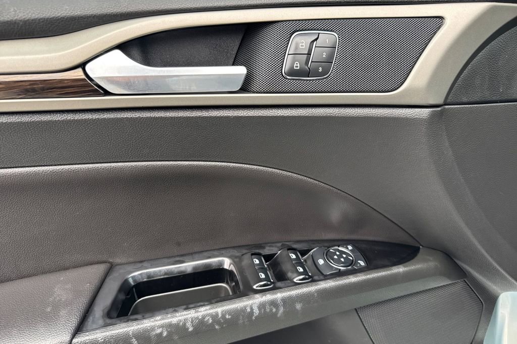 Used 2013 Ford Fusion Energi SE image 10