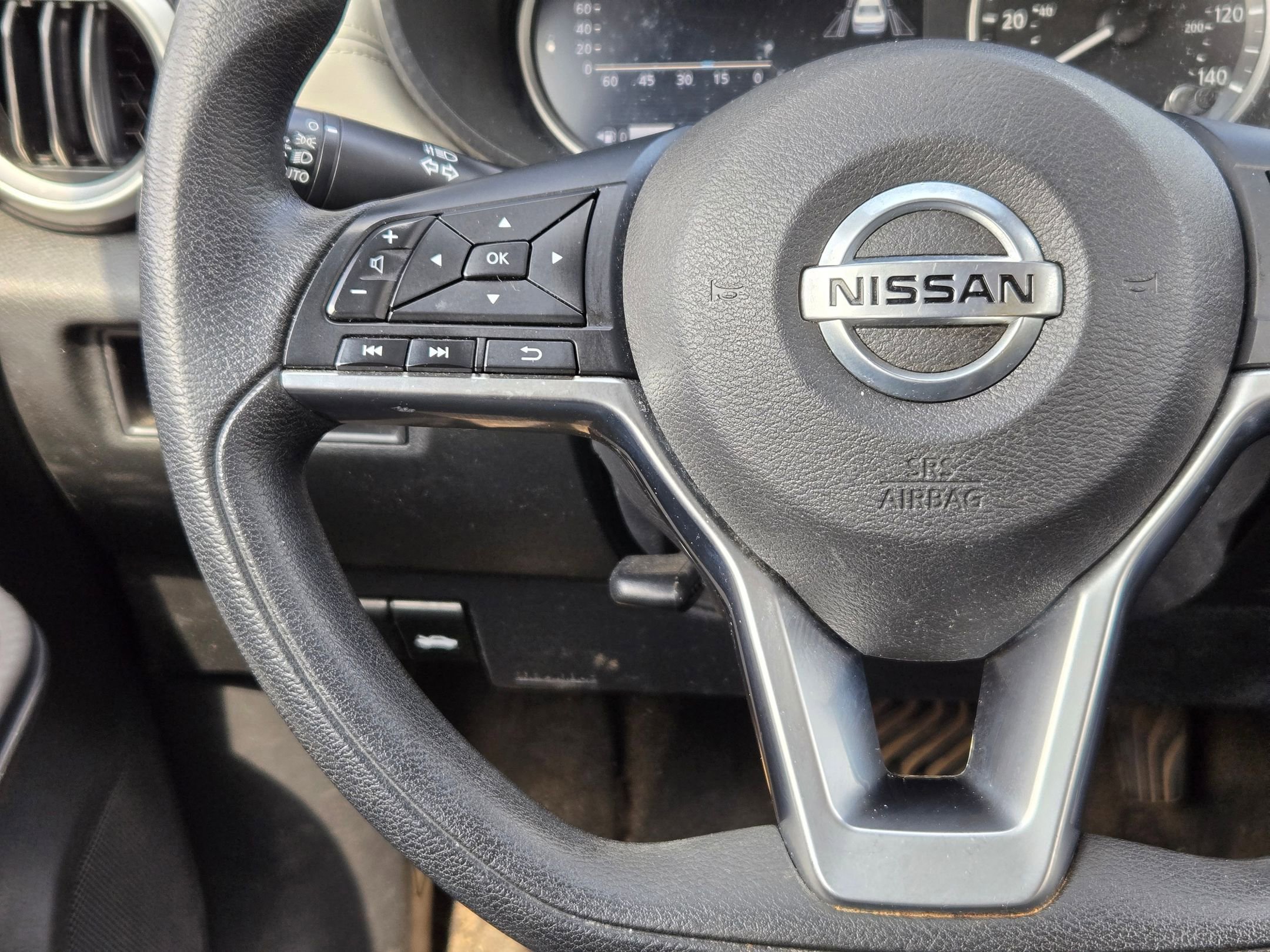 Used 2020 Nissan Versa SV FWD image 21