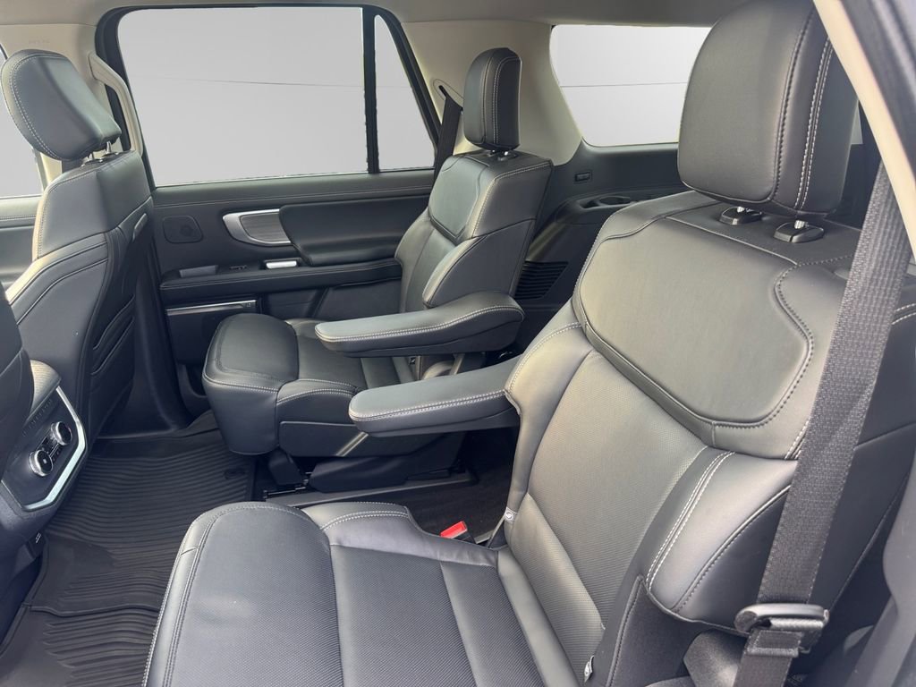 Certified 2025 Ford Expedition Platinum w/ Driver's Package image 13