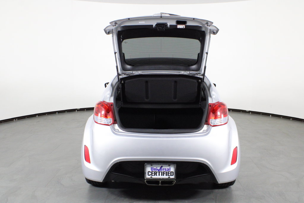 Used 2017 Hyundai Veloster Value Edition w/ Graphic Package (Lower Body) FWD image 15