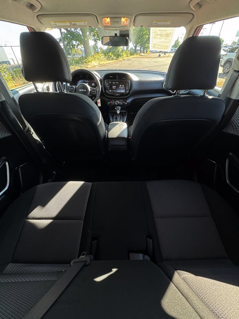Used 2024 Kia Soul LX w/ Option Group 015 FWD image 14