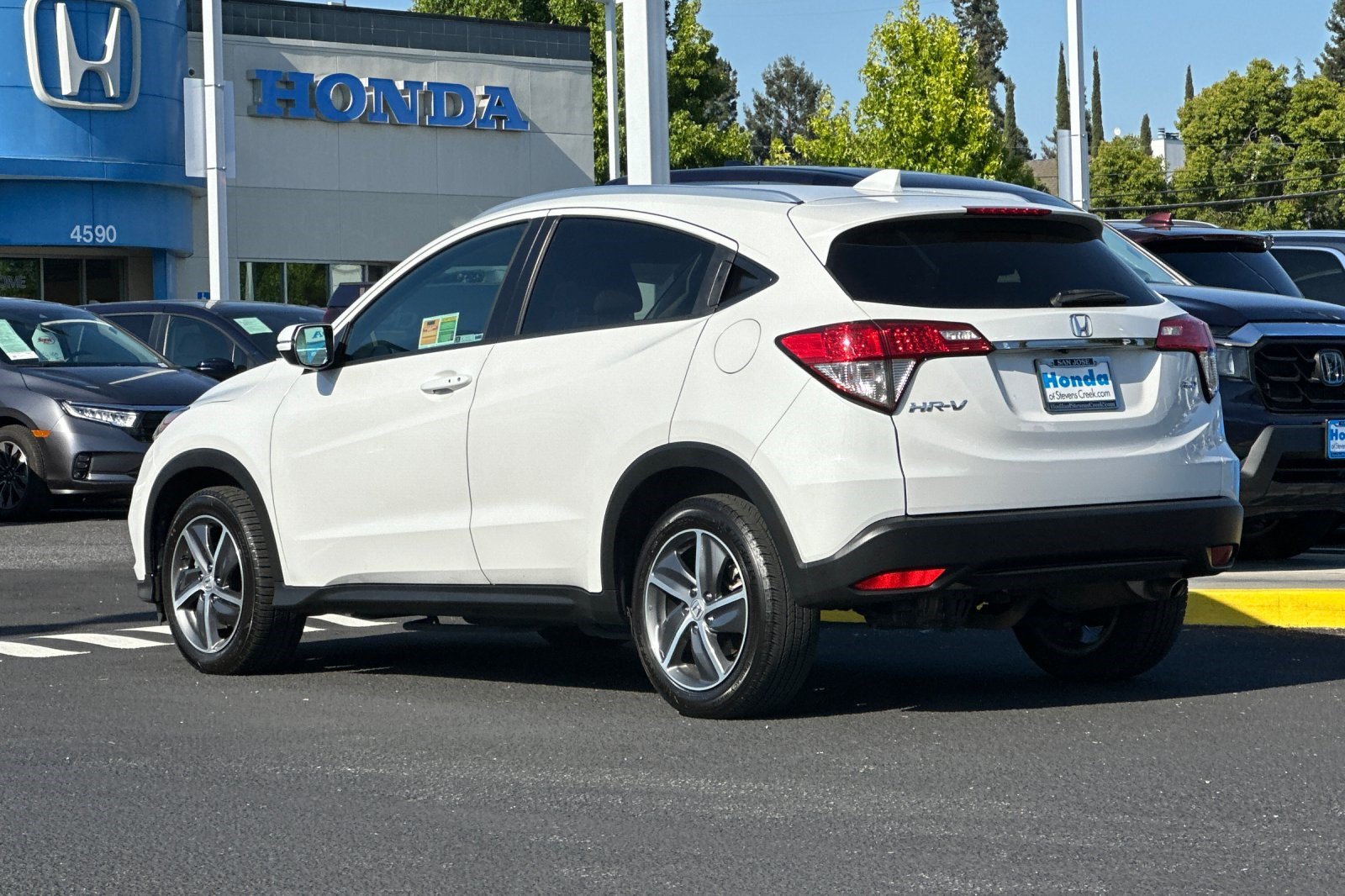 Used 2021 Honda HR-V EX-L image 3