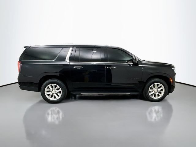 Used 2025 Chevrolet Suburban Premier AWD/4WD image 9