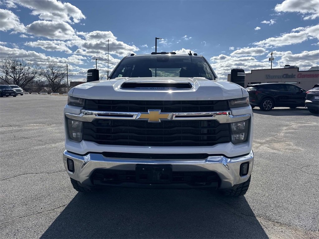 Used 2024 Chevrolet Silverado 2500 LT w/ Convenience Package image 7