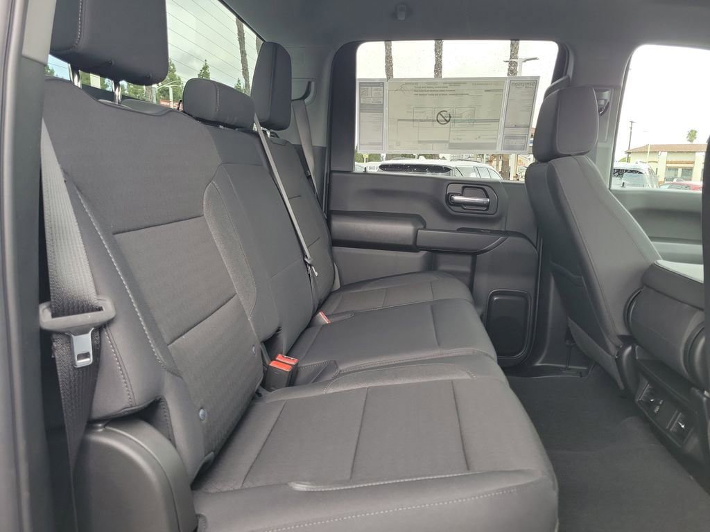 New 2026 Chevrolet Silverado 2500 Custom w/ Custom Value Package AWD/4WD image 18