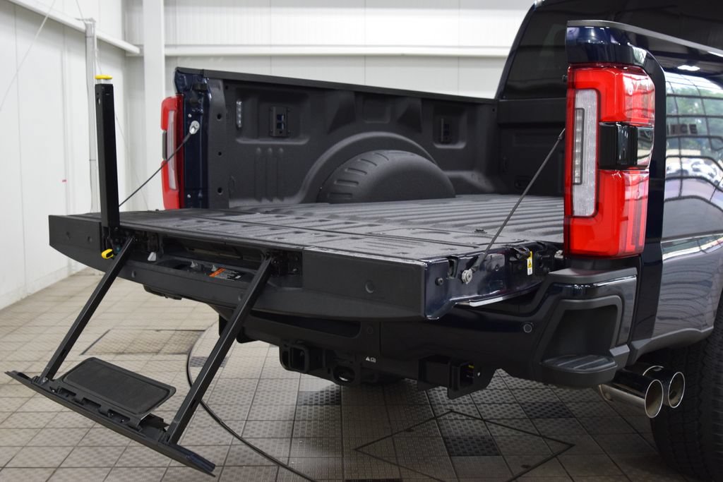 Used 2024 Ford F250 Platinum AWD/4WD image 26