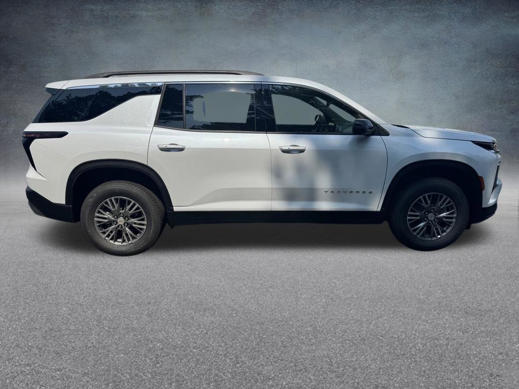 New 2026 Chevrolet Traverse LT w/ Driver Confidence Package AWD/4WD image 9