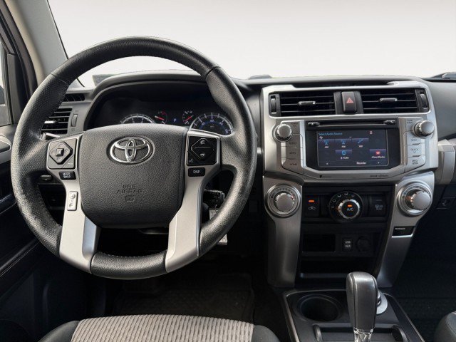 Used 2017 Toyota 4Runner SR5 AWD/4WD image 4