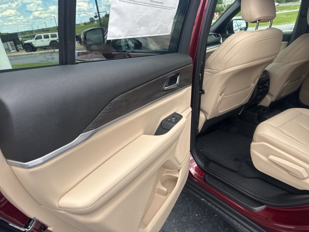 New 2025 Jeep Grand Cherokee L Limited image 24