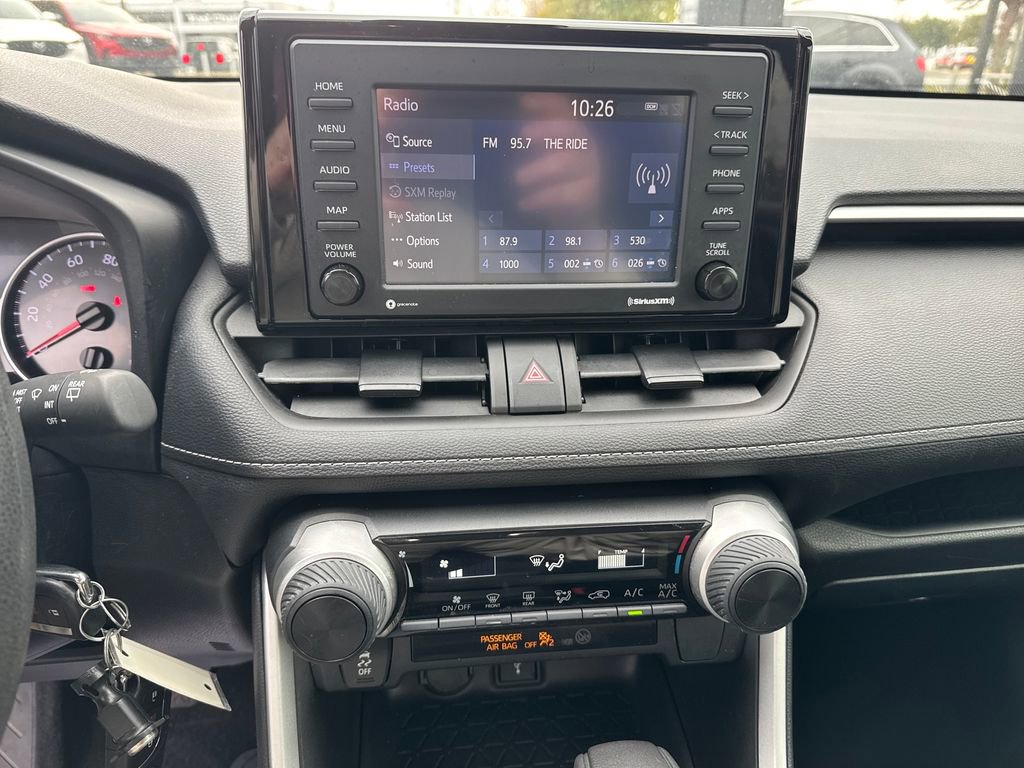 Used 2022 Toyota RAV4 LE image 21