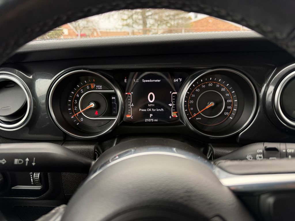 Used 2023 Jeep Wrangler Altitude image 30