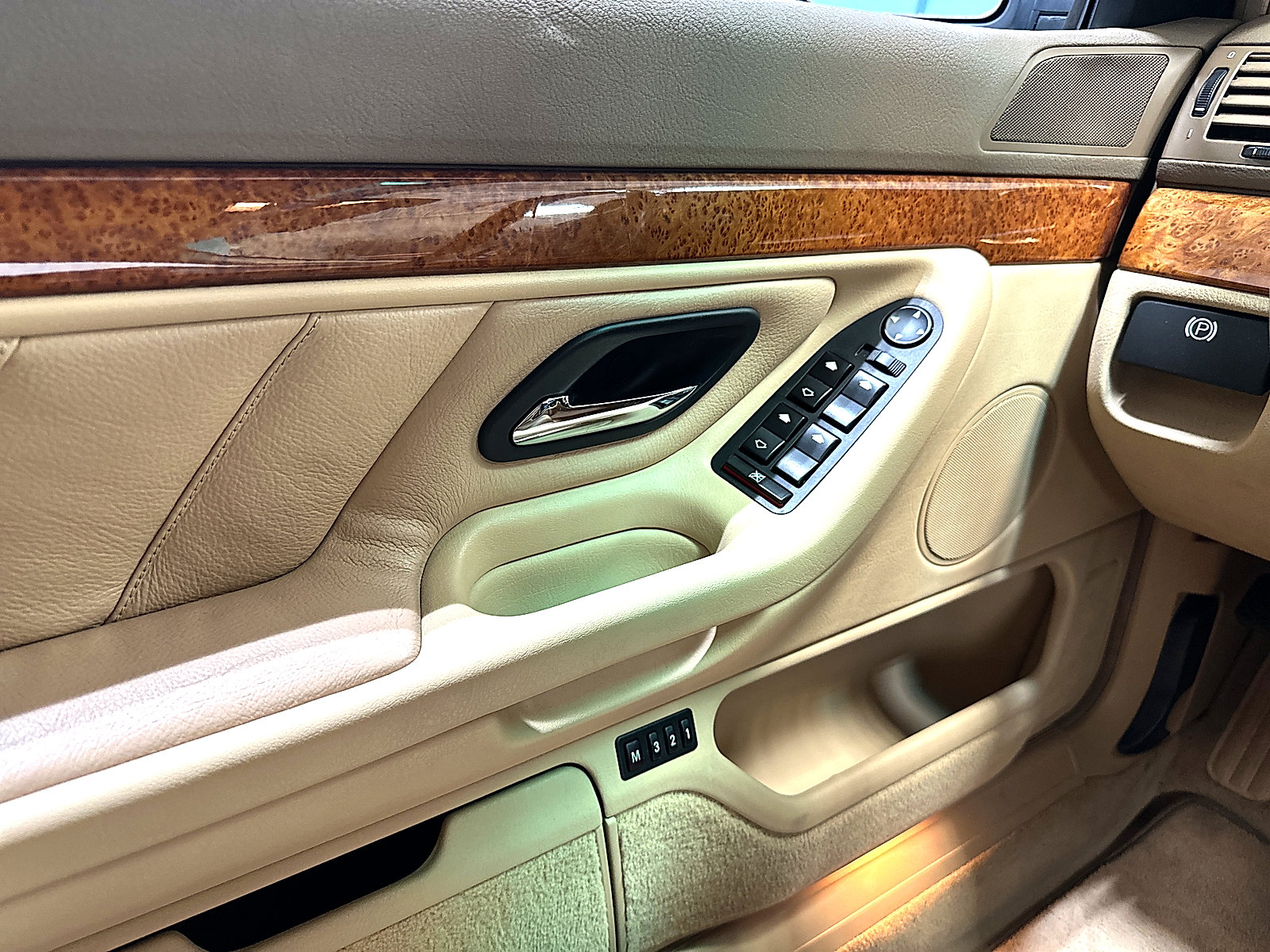 Used 2001 BMW 740iL image 14